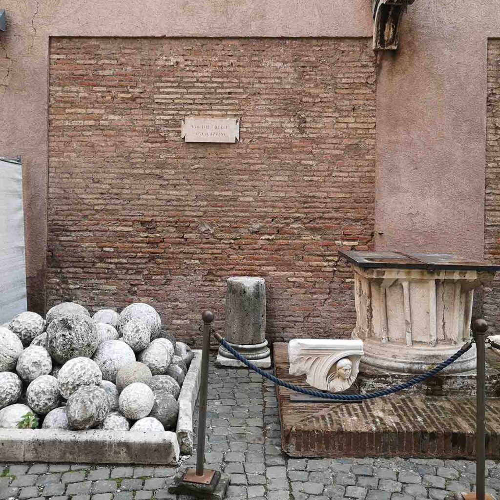 cortile delle fucilazioni mausoleo di adriano roma