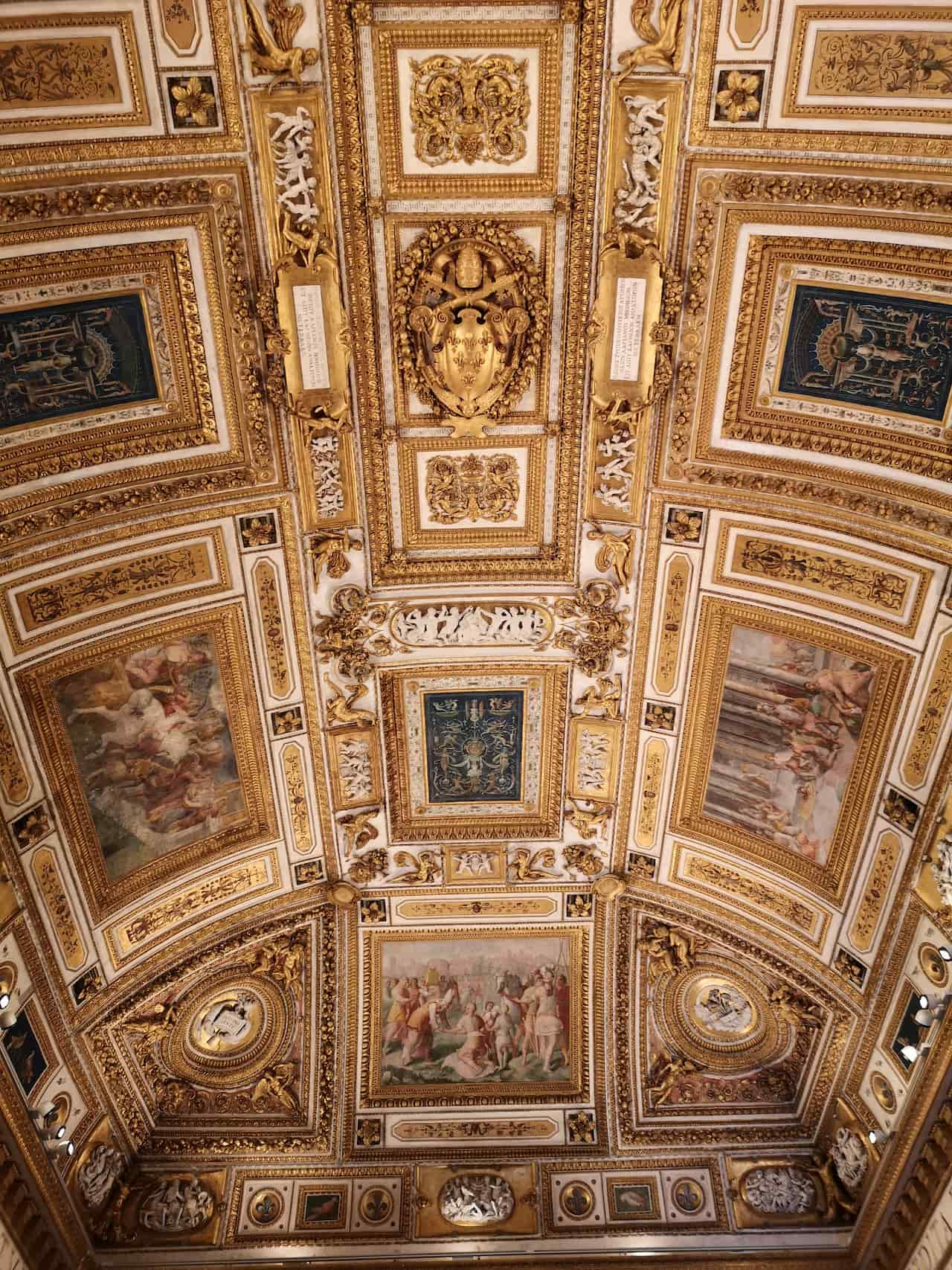 sala paolina soffitto