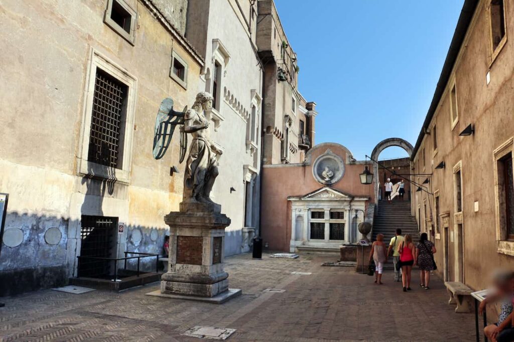 cortile dell'angelo castel sant'angelo